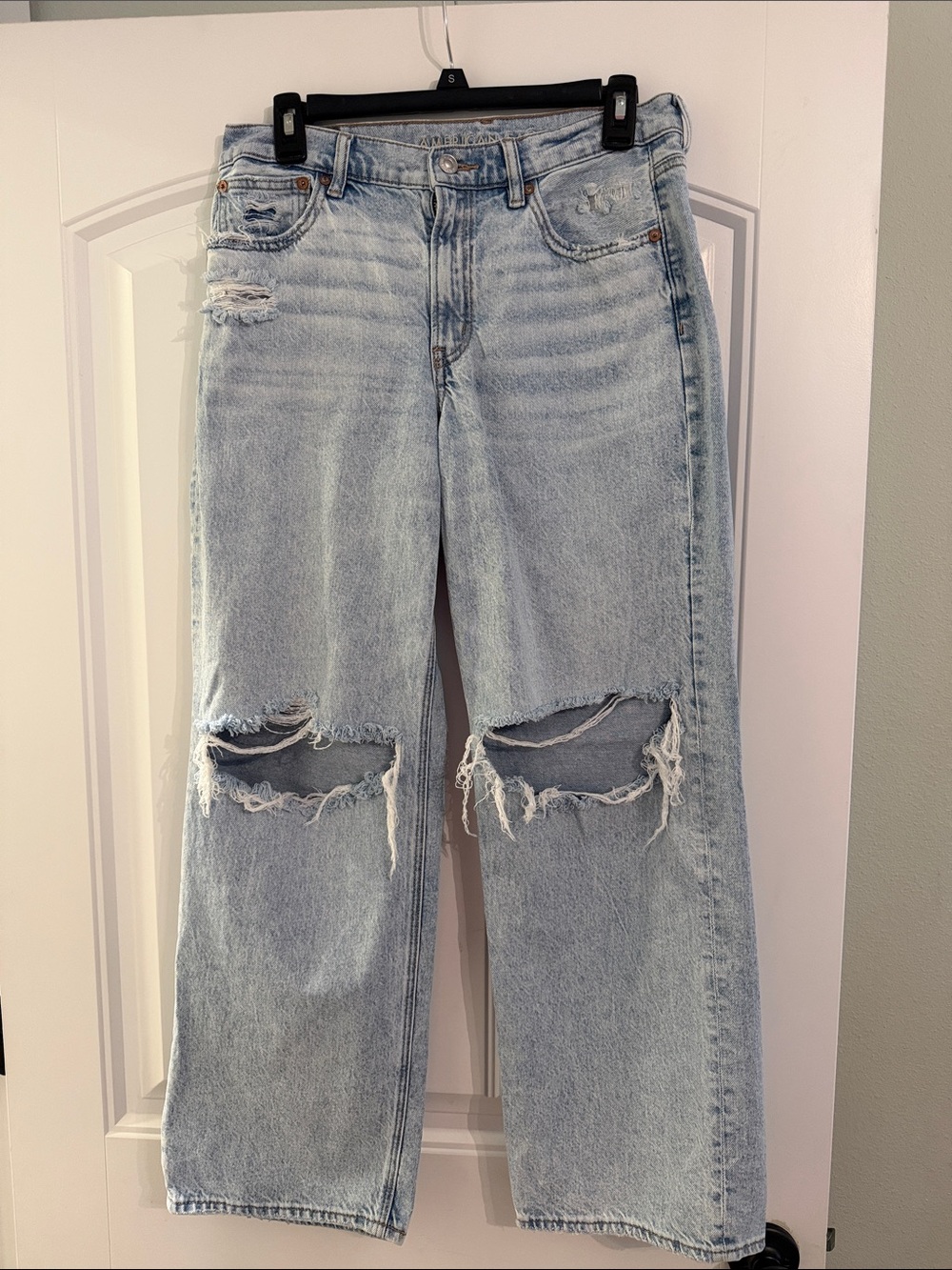 American Eagle Outfitters Light Blue Distressed Straight Leg Jeans